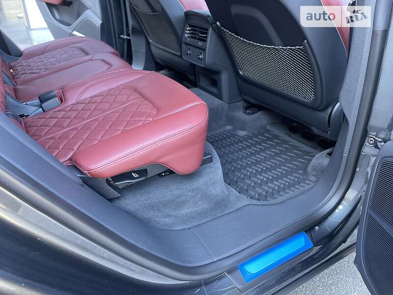 Внедорожник / Кроссовер Audi SQ8 2022 в Киеве