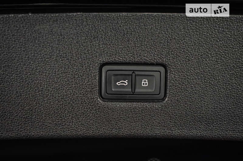 Внедорожник / Кроссовер Audi SQ8 2020 в Ужгороде