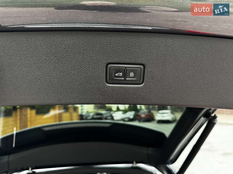 Внедорожник / Кроссовер Audi SQ8 2020 в Киеве