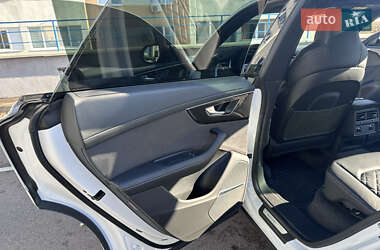 Позашляховик / Кросовер Audi SQ8 2022 в 