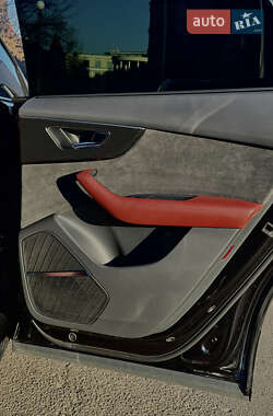 Внедорожник / Кроссовер Audi SQ8 2020 в 
