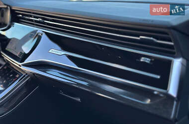 Внедорожник / Кроссовер Audi SQ8 2020 в 