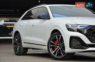 Позашляховик / Кросовер Audi SQ8 2024 в 