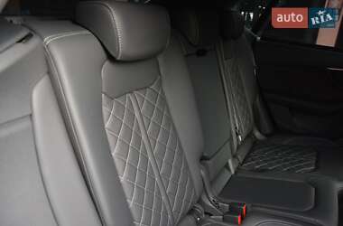 Позашляховик / Кросовер Audi SQ8 2024 в 
