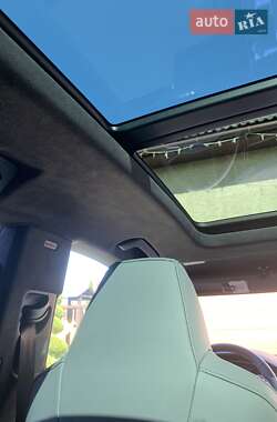 Внедорожник / Кроссовер Audi SQ8 2024 в 
