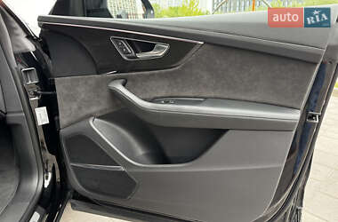 Внедорожник / Кроссовер Audi SQ8 2021 в 