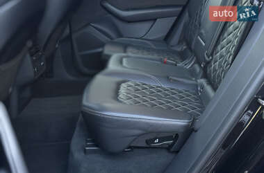 Позашляховик / Кросовер Audi SQ8 2020 в 