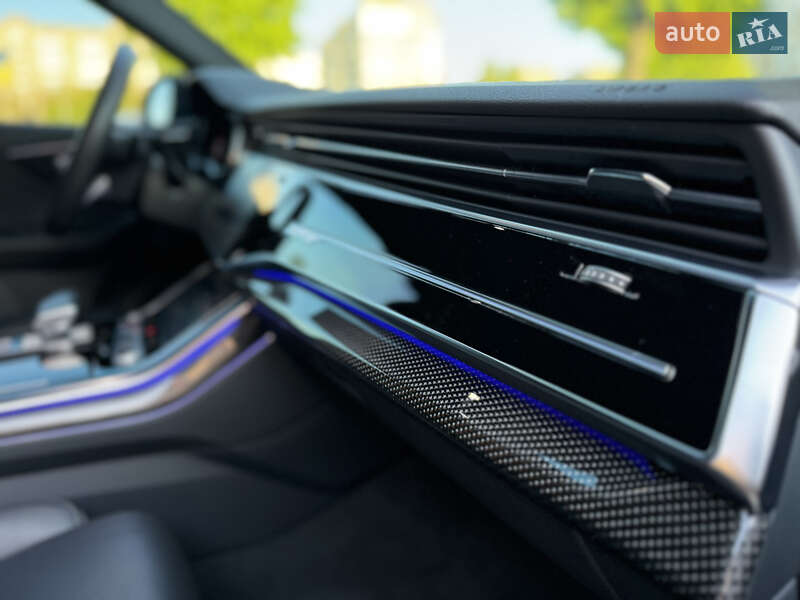 Позашляховик / Кросовер Audi SQ8 2020 в Вінниці