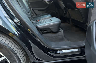 Позашляховик / Кросовер Audi SQ8 2020 в 