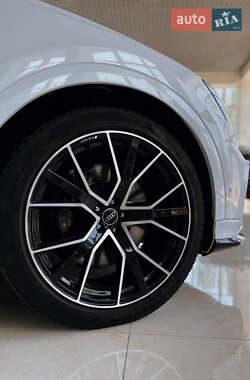 Внедорожник / Кроссовер Audi SQ8 2020 в 