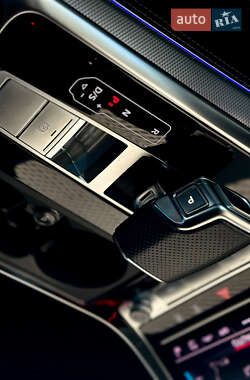 Внедорожник / Кроссовер Audi SQ8 2020 в 