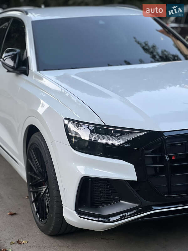Внедорожник / Кроссовер Audi SQ8 2023 в 