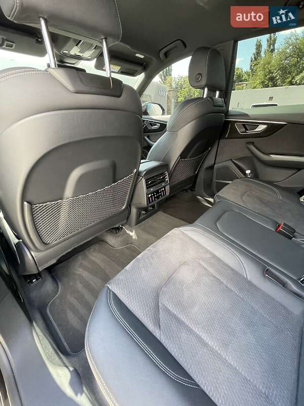 Внедорожник / Кроссовер Audi SQ8 2024 в Кривом Роге