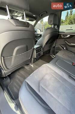 Внедорожник / Кроссовер Audi SQ8 2024 в 