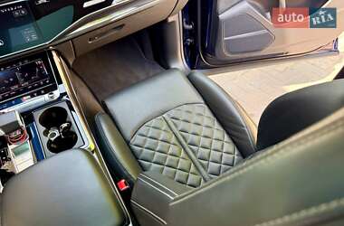 Внедорожник / Кроссовер Audi SQ8 2021 в 