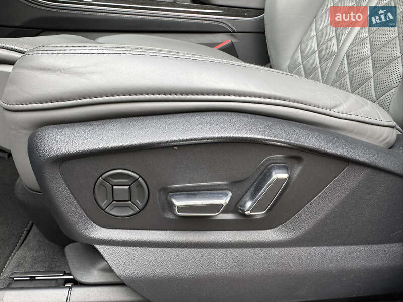 Внедорожник / Кроссовер Audi SQ8 2020 в Владимире