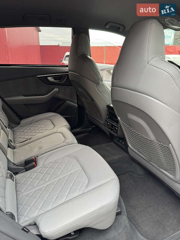 Внедорожник / Кроссовер Audi SQ8 2020 в Владимире