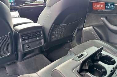 Внедорожник / Кроссовер Audi SQ8 2020 в 