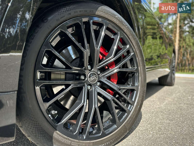 Внедорожник / Кроссовер Audi SQ8 2025 в Киеве