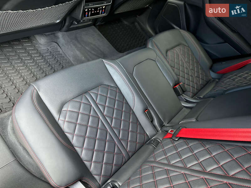 Внедорожник / Кроссовер Audi SQ8 2025 в Киеве