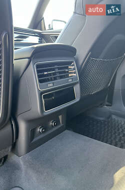 Внедорожник / Кроссовер Audi SQ8 2021 в 