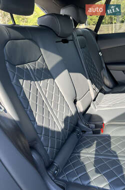 Внедорожник / Кроссовер Audi SQ8 2021 в 