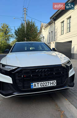 Внедорожник / Кроссовер Audi SQ8 2022 в 