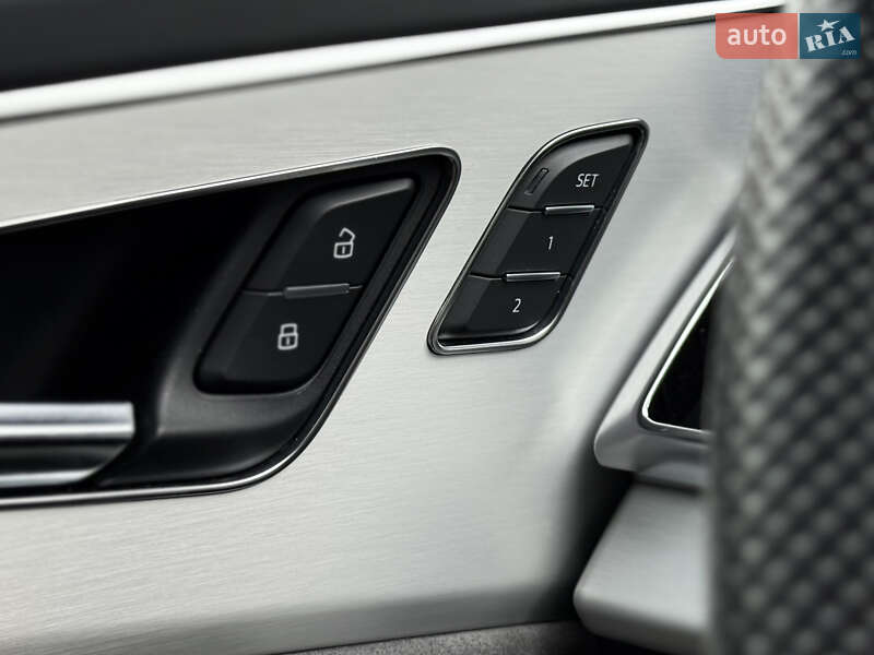 Внедорожник / Кроссовер Audi SQ8 2021 в Киеве