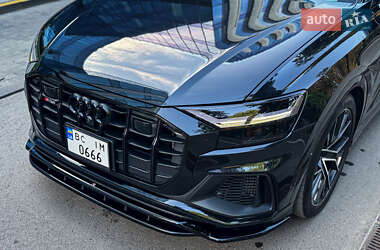 Внедорожник / Кроссовер Audi SQ8 2021 в 
