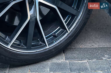 Внедорожник / Кроссовер Audi SQ8 2021 в 