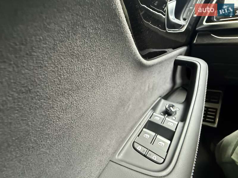 Внедорожник / Кроссовер Audi SQ8 2025 в Киеве