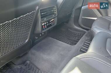Позашляховик / Кросовер Audi SQ8 2021 в 