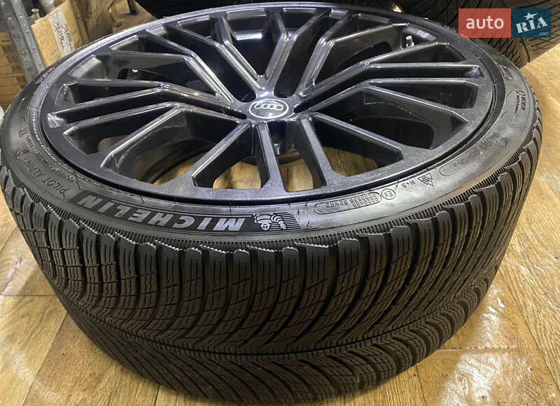 Внедорожник / Кроссовер Audi SQ8 2025 в Киеве