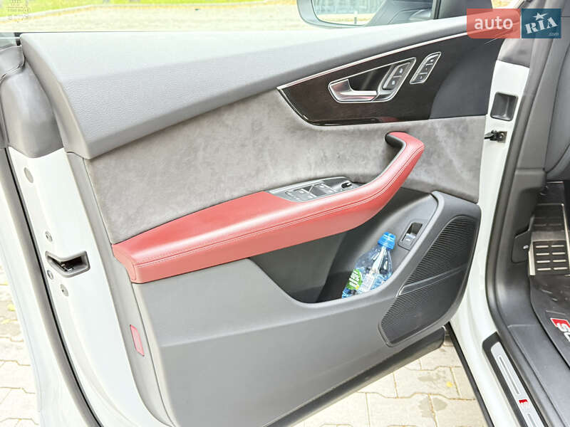 Внедорожник / Кроссовер Audi SQ8 2021 в Тернополе