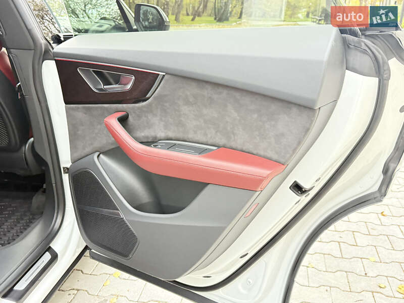 Внедорожник / Кроссовер Audi SQ8 2021 в Тернополе