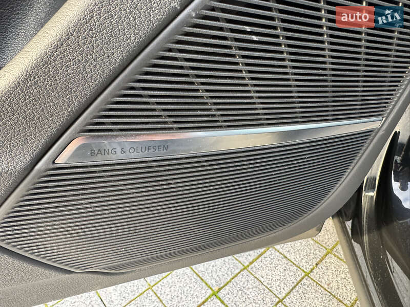 Позашляховик / Кросовер Audi SQ8 2023 в Києві фото 12 Позашляховик / Кросовер Audi SQ8 2023 в Києві