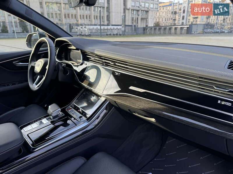 Позашляховик / Кросовер Audi SQ8 2023 в Києві фото 28 Позашляховик / Кросовер Audi SQ8 2023 в Києві