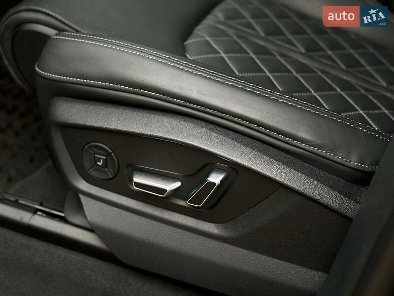 Внедорожник / Кроссовер Audi SQ8 2024 в Киеве