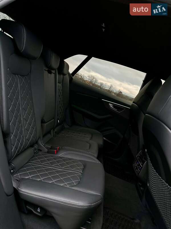 Внедорожник / Кроссовер Audi SQ8 2024 в Киеве