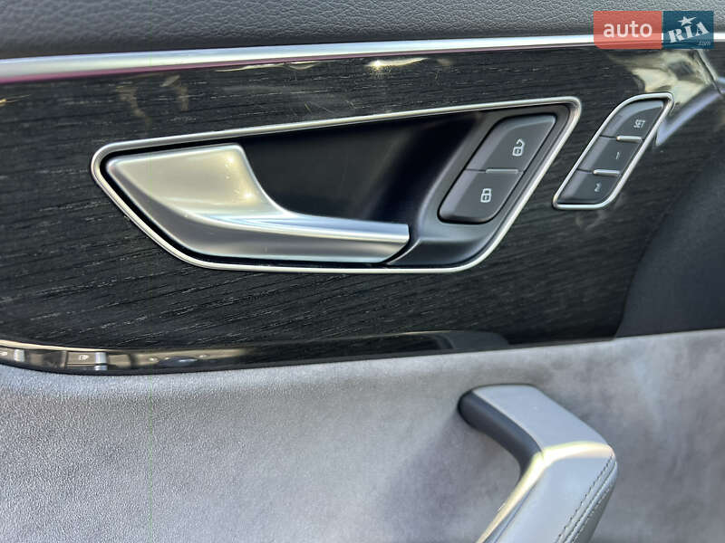 Позашляховик / Кросовер Audi SQ8 2020 в Львові