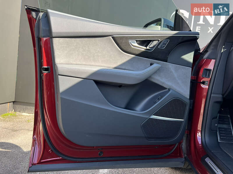 Позашляховик / Кросовер Audi SQ8 2020 в Львові