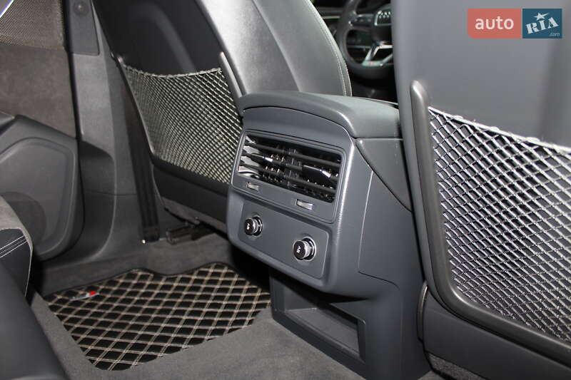 Внедорожник / Кроссовер Audi SQ8 2020 в Трускавце