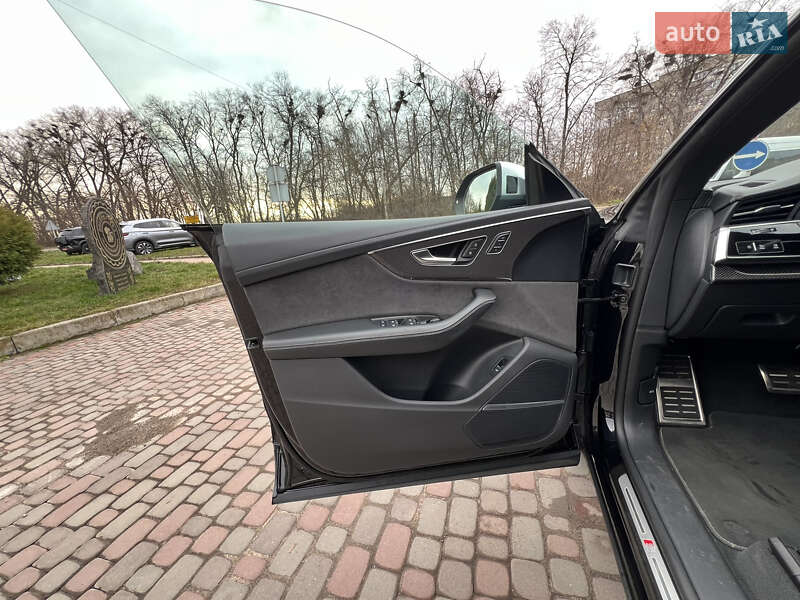 Внедорожник / Кроссовер Audi SQ8 2020 в Бердичеве фото 30 Внедорожник / Кроссовер Audi SQ8 2020 в Бердичеве