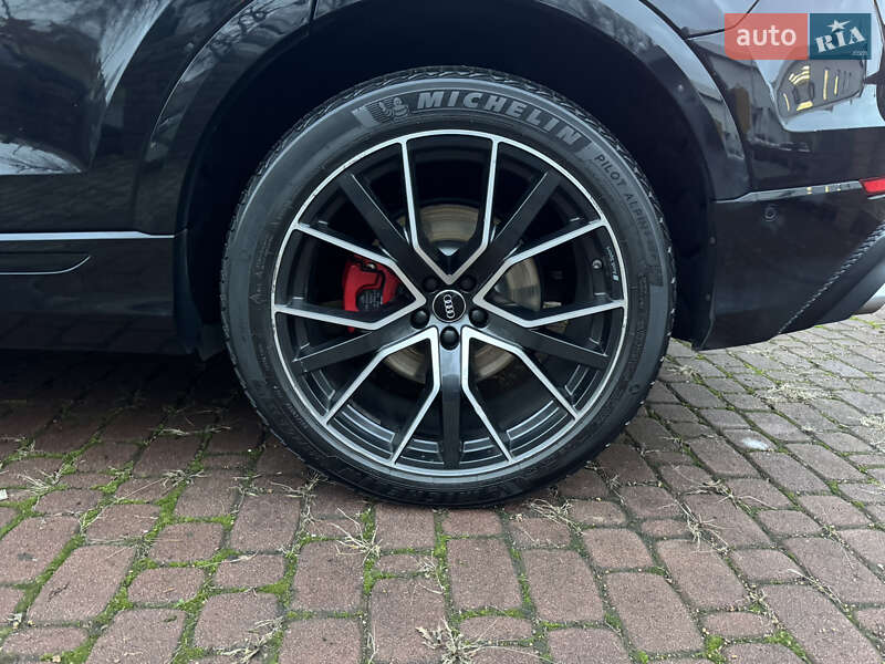 Внедорожник / Кроссовер Audi SQ8 2020 в Киеве