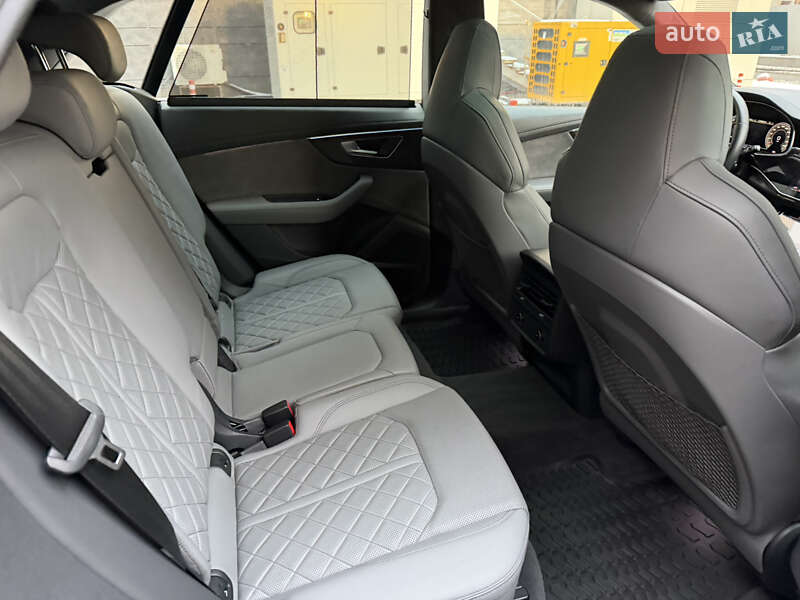Внедорожник / Кроссовер Audi SQ8 2021 в Киеве