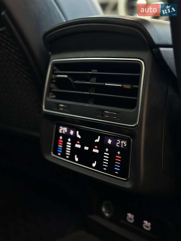 Внедорожник / Кроссовер Audi SQ8 2020 в Николаеве