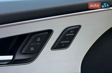 Внедорожник / Кроссовер Audi SQ8 2019 в Хмельницком