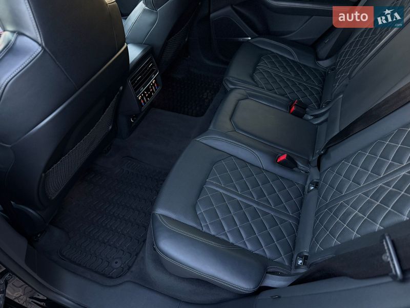 Внедорожник / Кроссовер Audi SQ8 2019 в Хмельницком