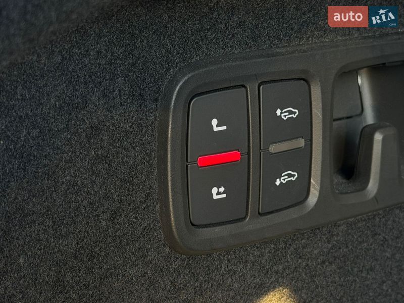 Внедорожник / Кроссовер Audi SQ8 2019 в Хмельницком