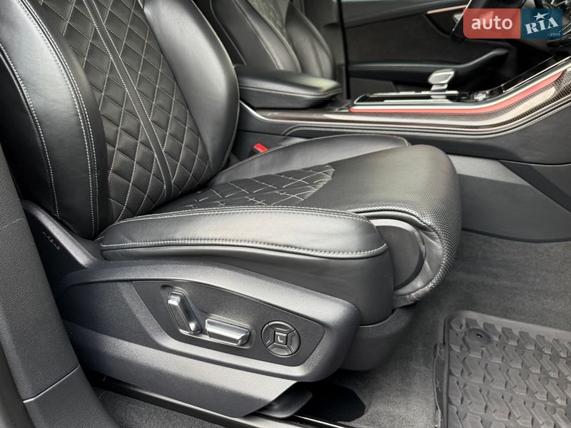 Внедорожник / Кроссовер Audi SQ8 2019 в Ровно